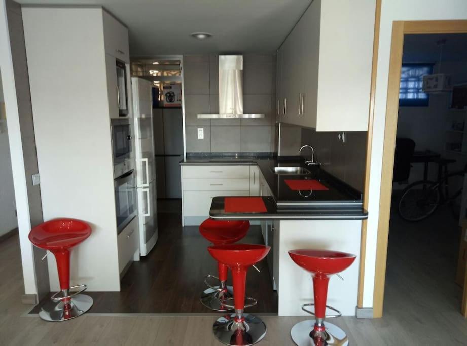 70 Sqm Apartment With Seaview In Arenales Del Sol. Bagian luar foto