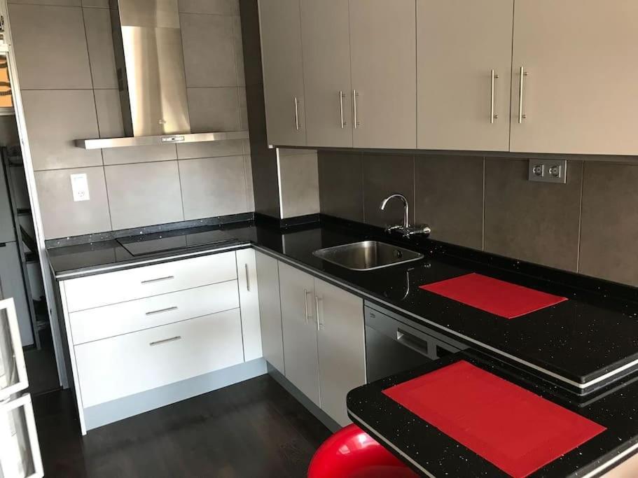 70 Sqm Apartment With Seaview In Arenales Del Sol. Bagian luar foto