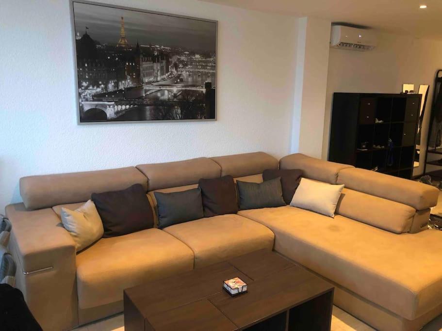 70 Sqm Apartment With Seaview In Arenales Del Sol. Bagian luar foto