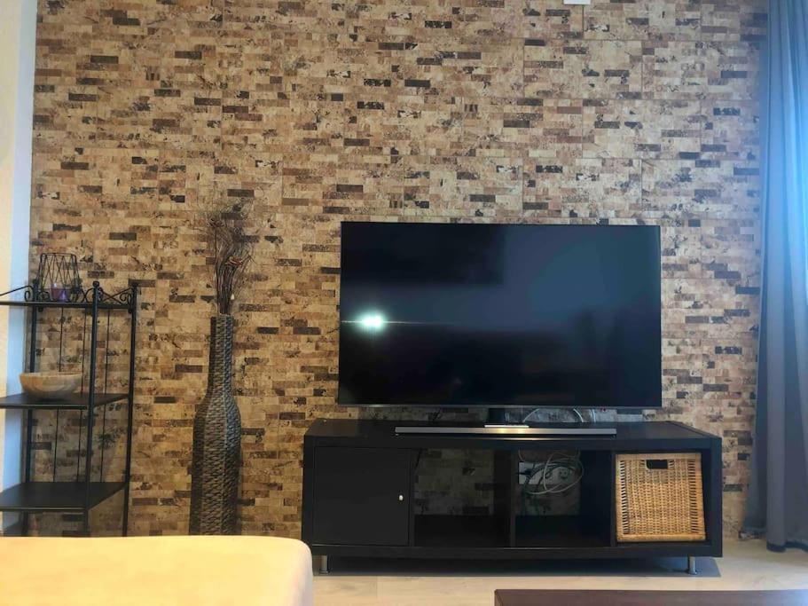 70 Sqm Apartment With Seaview In Arenales Del Sol. Bagian luar foto
