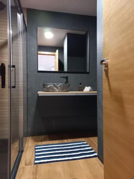 70 Sqm Apartment With Seaview In Arenales Del Sol. Bagian luar foto
